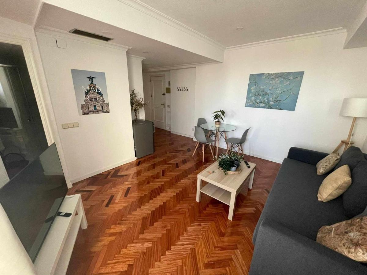 Apartamento Con Terraza Y Vistas Alcalaretiro Мадрид Екстериор снимка